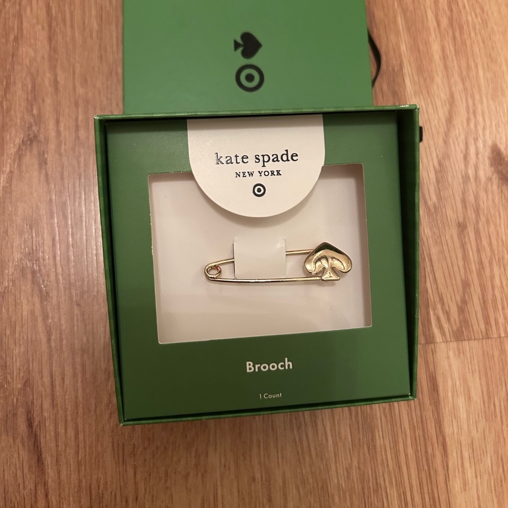 NIB Kate Spade New York for Target Gold Heart Safety Brooch pin